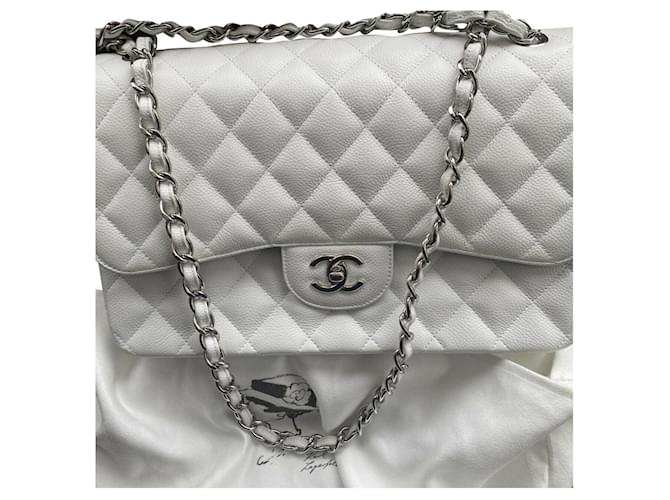 Classique Chanel Jumbo Line Flap Bag Caviar Sac à bandoulière Cuir Blanc  ref.610301