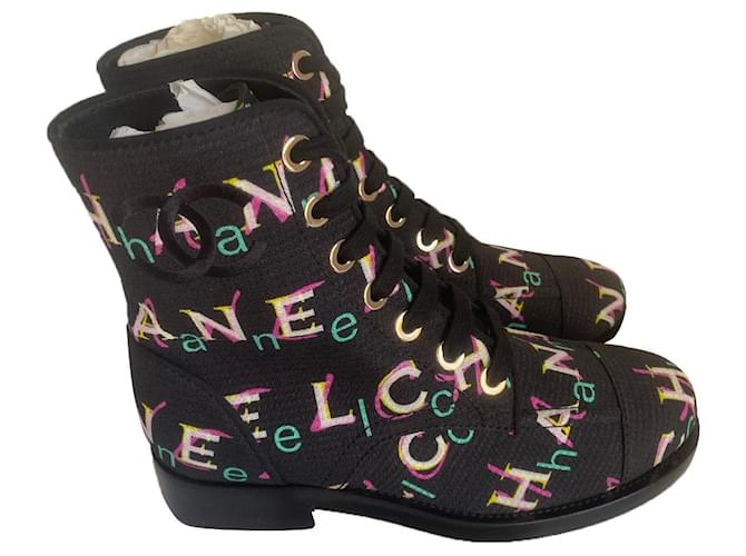 Chanel Boots in Multicolored Tweed, taille 36 , Neuves Multiple colors Leather  ref.610401
