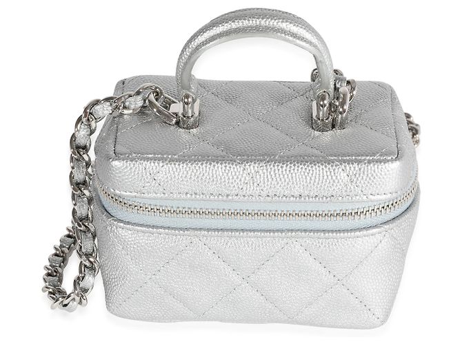 Vanity Mini bolsa de penteadeira Chanel prata metálica acolchoada caviar com corrente Cinza