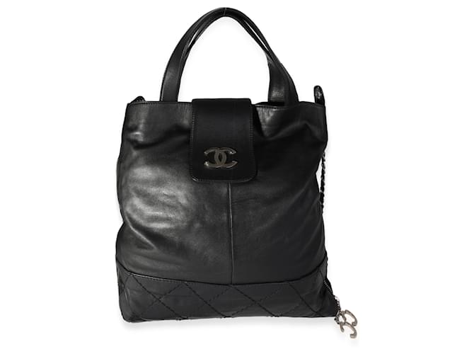 Chanel Black Diamond Stitched Leather Expandable Zip Tote ref.614199 - Joli  Closet