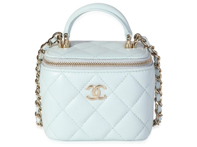 Vanity Chanel Hellblauer gesteppter Lammfell-Mini-Waschtisch Leder