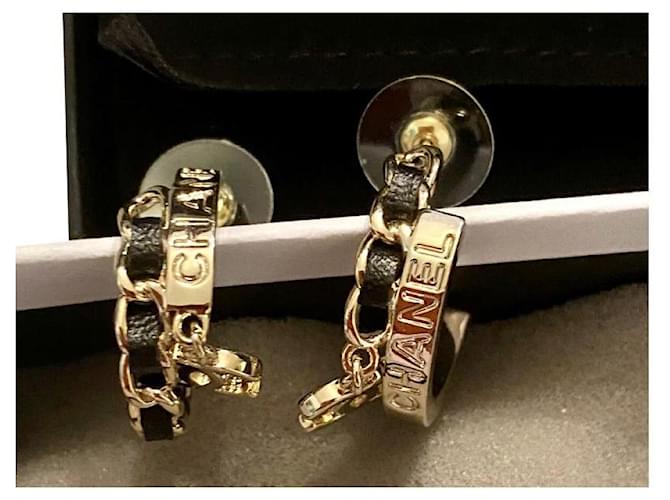 Chanel earrings Black Golden Gold-plated Lambskin  ref.616123