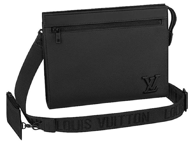 Louis Vuitton LV messenger voyage new Black Leather  ref.616373