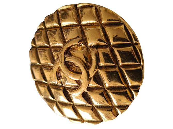 Broche Chanel Vintage Dourado Metal  ref.619696