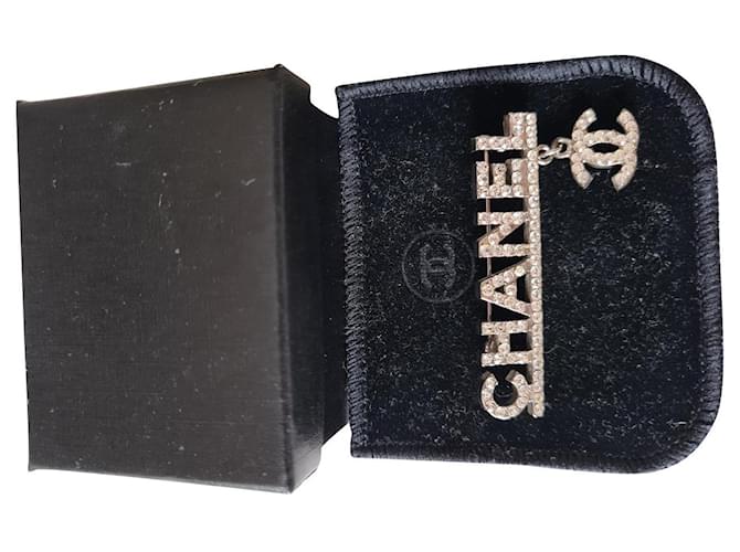 Broche Chanel  vintage Métal Bijouterie argentée  ref.619961