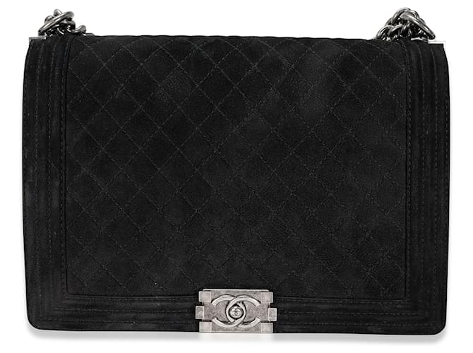 Boy Große Jungentasche aus schwarzem, gestepptem Wildleder von Chanel Schweden  ref.620213