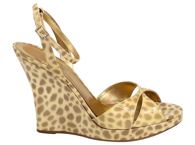 Kate Spade Sandales Compensées Ocelot en Cuir Verni Doré Métallisé