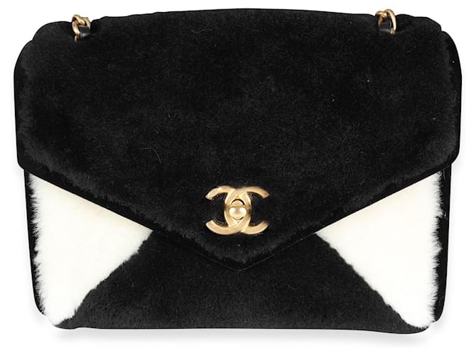 Chanel Black & White Shearling Small Single Flap Bag ref.620349 - Joli  Closet