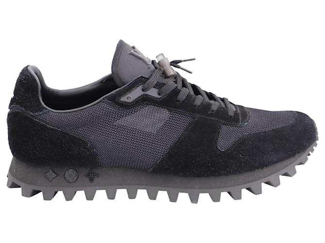 Louis Vuitton Runner Sneakers in Black Suede  ref.622875
