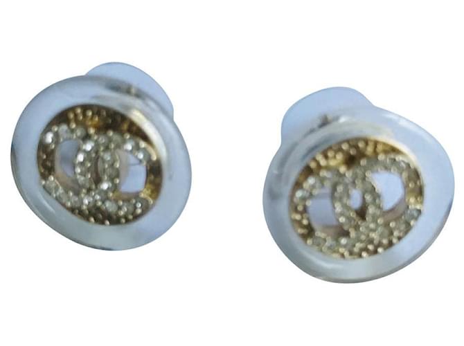 Chanel CC Stud Earrings Golden Metal Plastic  ref.623632