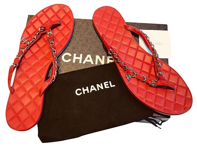 Chanel Thong Chain Sandals Red Silver hardware Suede Rubber Metal  ref.623635