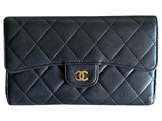 Chanel Zeitloses Classique Portemonnaie Schwarz Leder  ref.623880