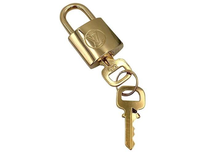 Louis Vuitton padlock 323 GOLD Golden Metal  ref.624198