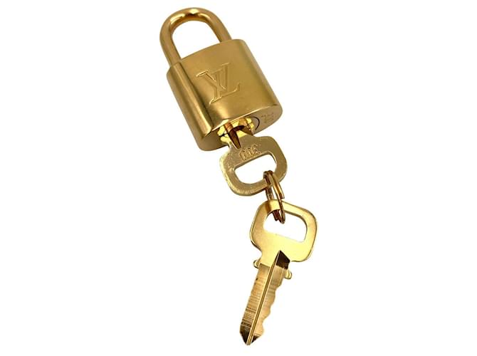 Louis Vuitton padlock 300 GOLD Golden Metal  ref.624199