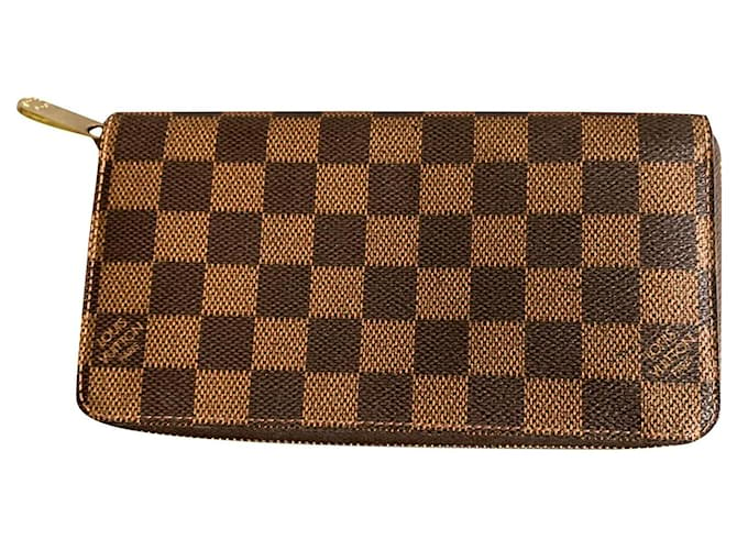 Louis Vuitton billetera zippy Lienzo  ref.624272