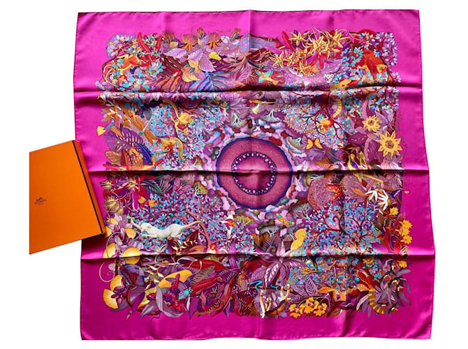 Hermès At the heart of life Multiple colors Silk  ref.625143