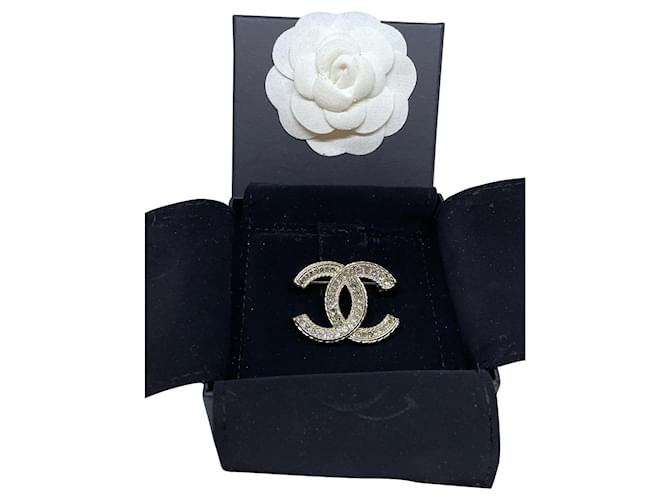 Chanel Pin Golden Metal ref.625286 - Joli Closet