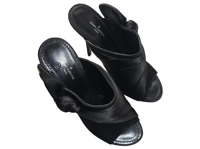 new louis vuitton heeled mule sandal never worn 36,5 Boite Black Leather  ref.625293