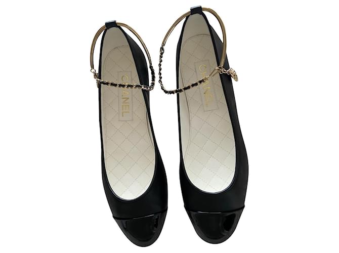 Chanel Zapatillas de ballet Negro Cuero  ref.626702