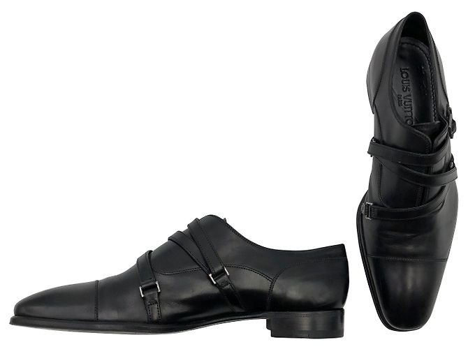 Twist Sapatos Louis Vuitton em couro preto com uma fivela