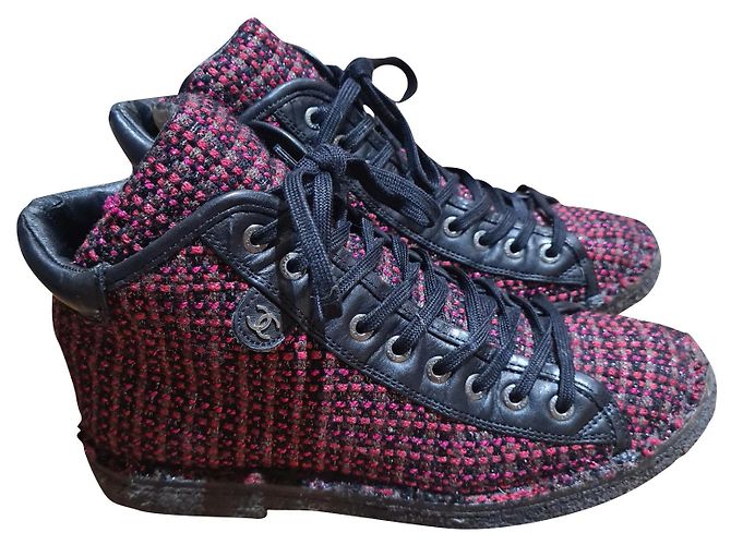 Bellissimi derby in tweed di Chanel 38 Bon état Nero Rosa
