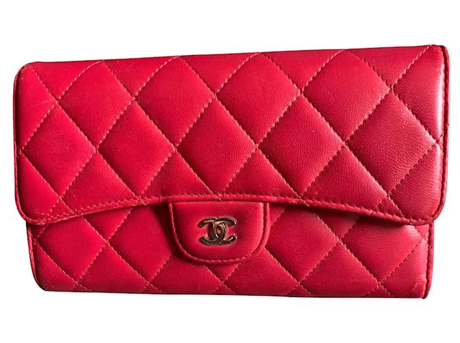 Chanel Zeitloses Classique Portemonnaie Rot Leder  ref.629132