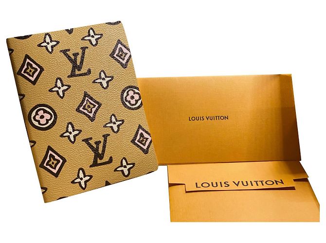 Louis Vuitton libreta clemencia salvaje de corazon Estampado de leopardo