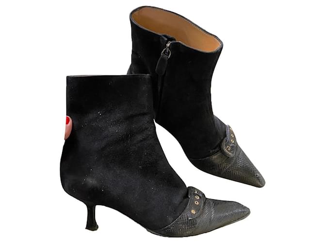 Chanel Ankle Boots Black Leather Deerskin  ref.629684