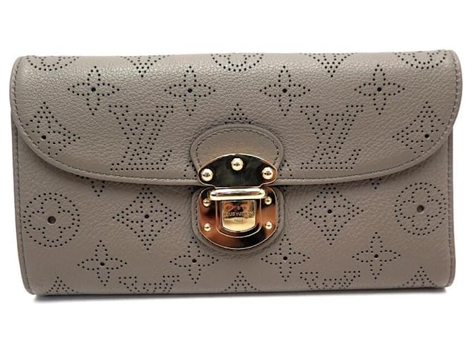 NEUF PORTEFEUILLE LOUIS VUITTON AMELIA CUIR MAHINA MONOGRAM PERFORE WALLET Taupe  ref.629746