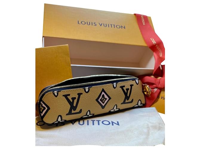 Louis Vuitton Elizabeth Wild at Heart pencil case Beige Cloth  ref.630014
