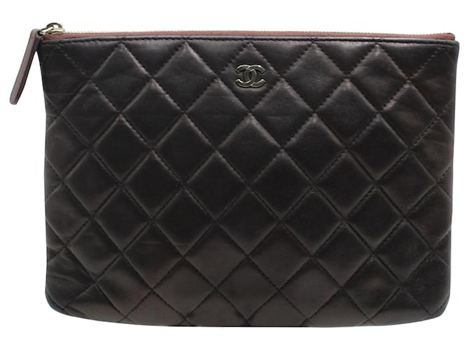 Chanel Classic Pouch in Brown Lambskin Leather  ref.630207