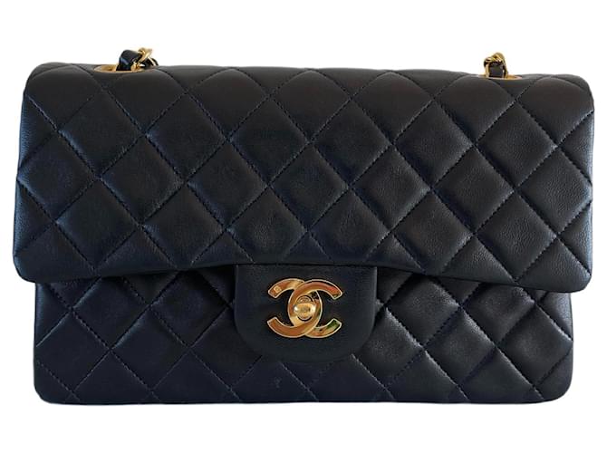 Chanel classic lined flap small lambskin gold hardware timeless Black Leather  ref.630610