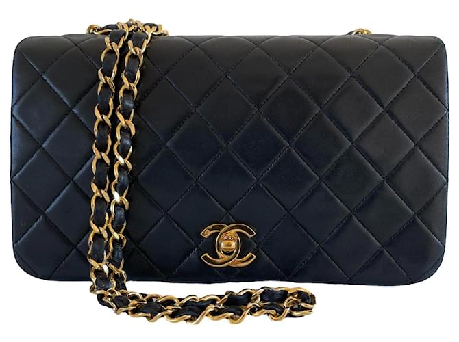 Timeless Piel de cordero negra vintage con solapa completa Chanel 23 hardware de oro atemporal Negro Cuero  ref.630617