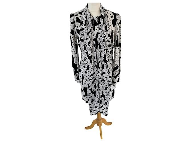 Diane Von Furstenberg Vestido icônico de design de corrente DvF com gola de lenço Preto Branco Viscose Elastano  ref.630623
