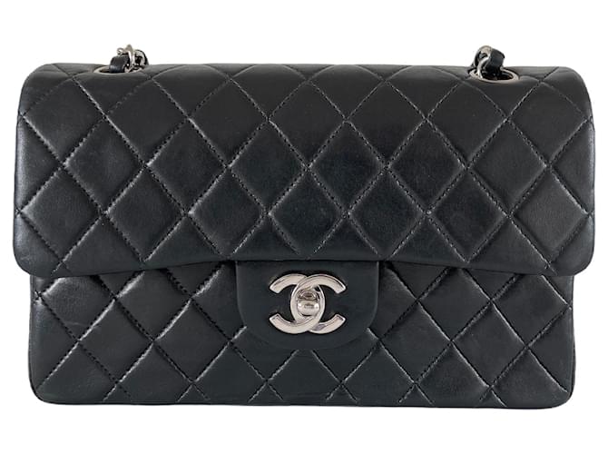 Chanel classic lined flap small silver hardware vintage black lambskin  timeless Leather ref.630633 - Joli Closet