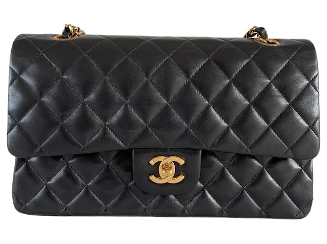 Chanel classique rabat doublé en cuir d'agneau moyen matériel doré intemporel vintage noir  ref.630648