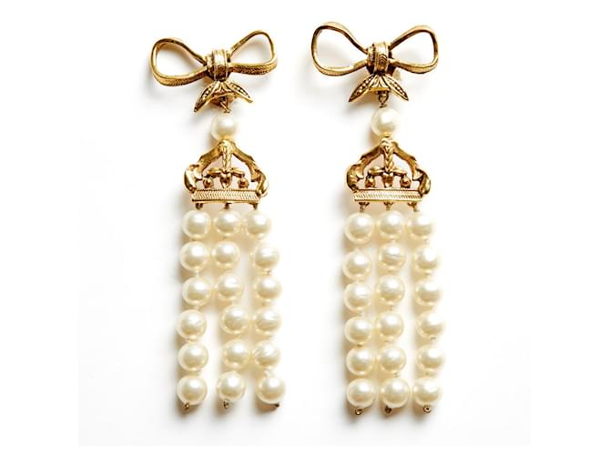 Chanel PEARLS KNOT HAUTE COUTURE Golden Metal  ref.631569