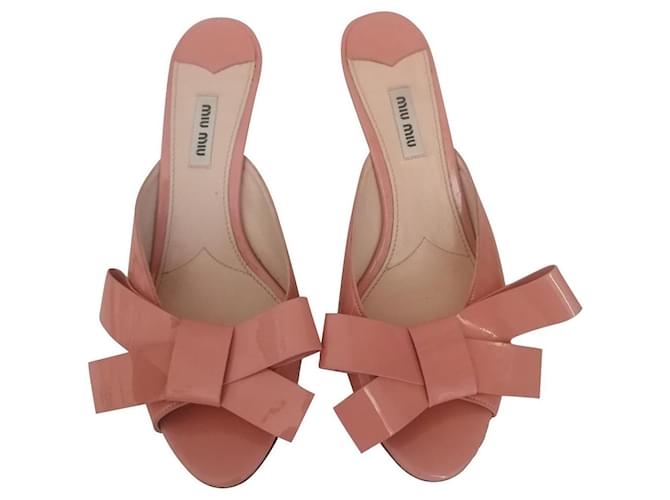 Miu Miu Des sandales Cuir Rose  ref.631577