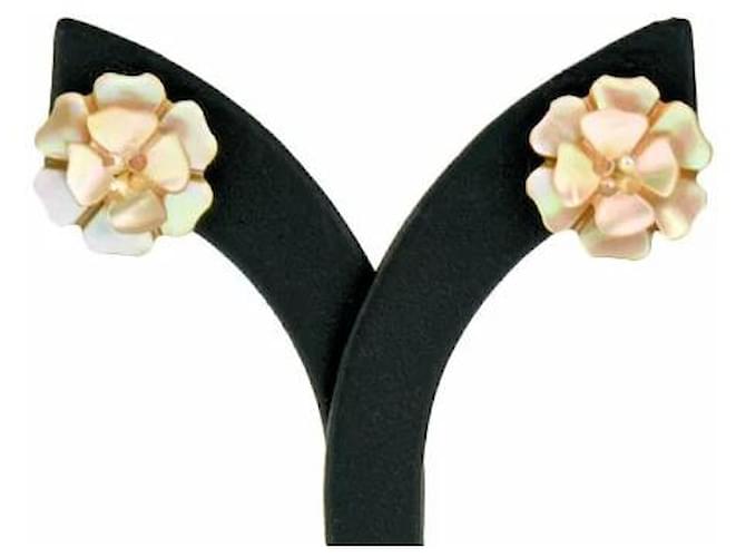 * Chanel CHANEL camellia shell earrings metal clip type vintage 98a  ref.631816