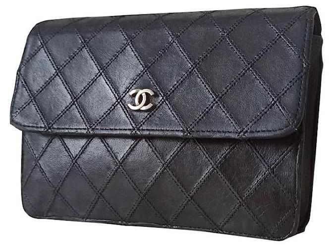 Chanel Bolsos de embrague Negro Cuero  ref.632292