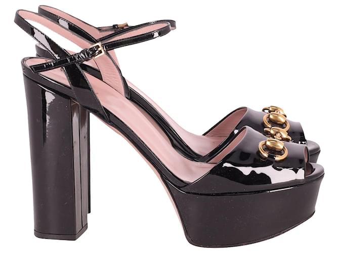 Gucci Claudie Horsebit Sandales Peep Toe Platform en Cuir Verni Noir Cuir vernis  ref.632297