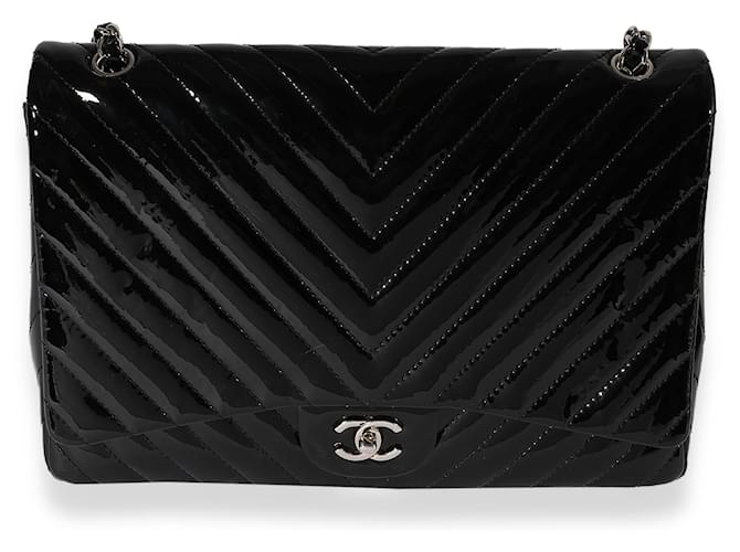Chanel Chevron Quilted Maxi Classic Single Flap Bag aus schwarzem Lackleder  ref.632472