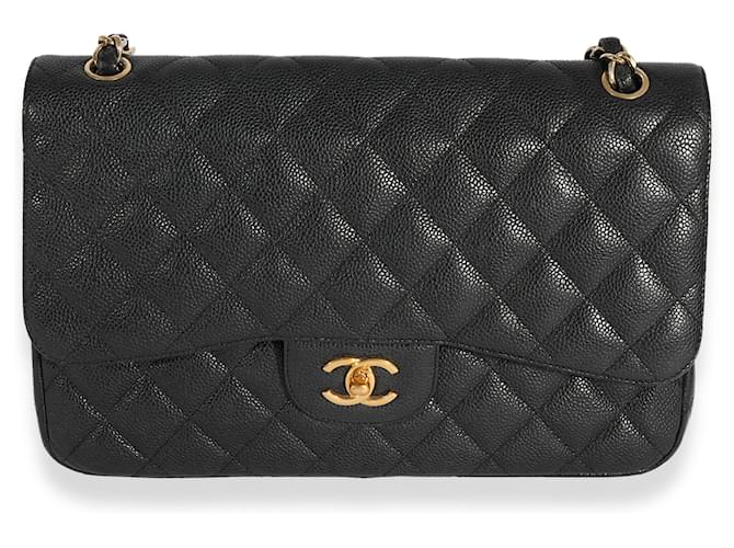 Bolsa Chanel Black acolchoada Caviar Jumbo Classic forrada com aba Preto Couro  ref.632581
