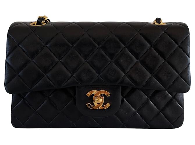 Chanel classic lined flap small lambskin gold hardware timeless black vintage classic lined flap small lambskin gold hardware timeless black vintage classic lined flap medium lambskin gold hardware timeless black vintage Leather  ref.632799