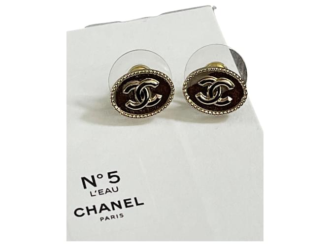 Chanel Boucles d'oreilles Doré  ref.632811