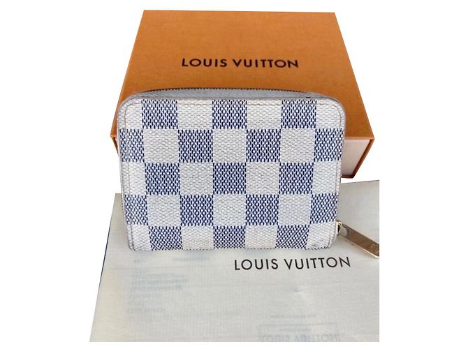 Montsouris Louis Vuitton Zippy Geldbörse beige grau Stoff