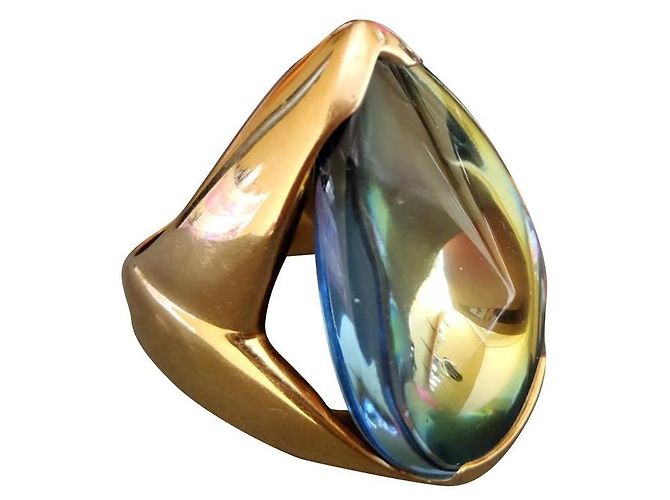 Baccarat-Ring Goldkristall psychedelisch. Grün