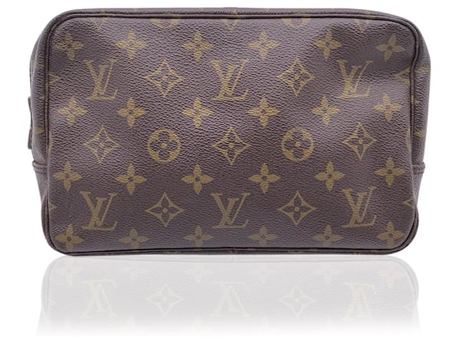 Louis Vuitton Vintage braune Monogramm-Segeltuch-Toilettenartikel 23 Kosmetiktasche Leinwand  ref.633895