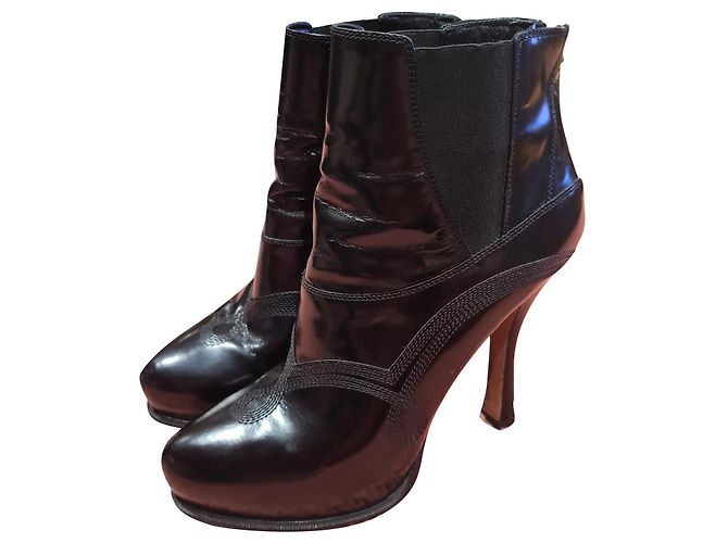 Prada T ankle boots. 39 Black