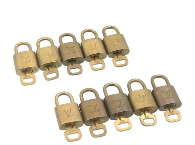 Louis Vuitton padlock 10set Padlock Gold Tone LV Auth am1115g Metal  ref.635078